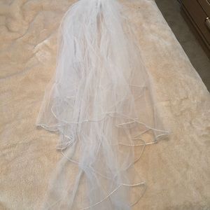 Ball room bridal gown with veil